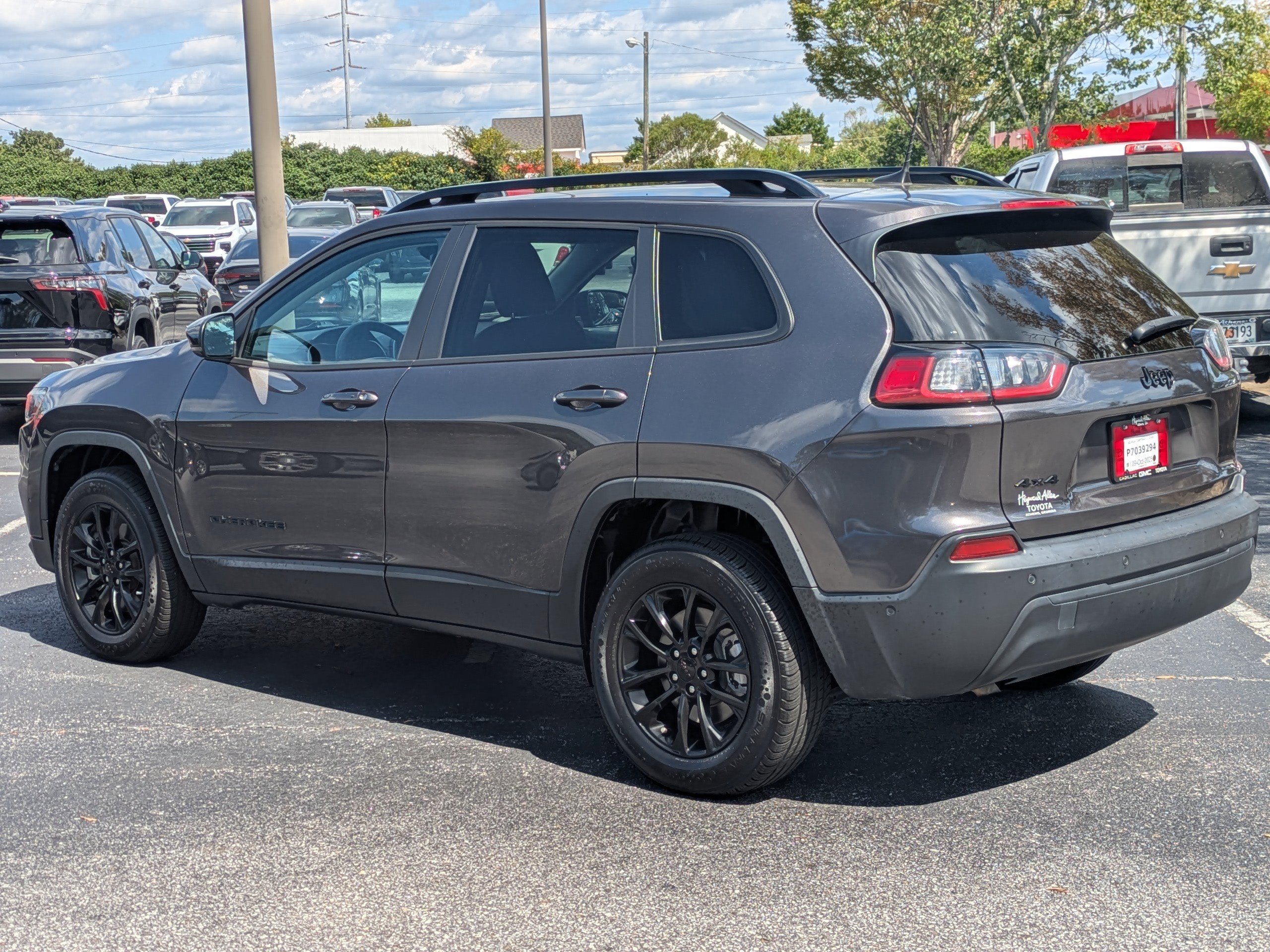 Used 2023 Jeep Cherokee Altitude Lux image 6