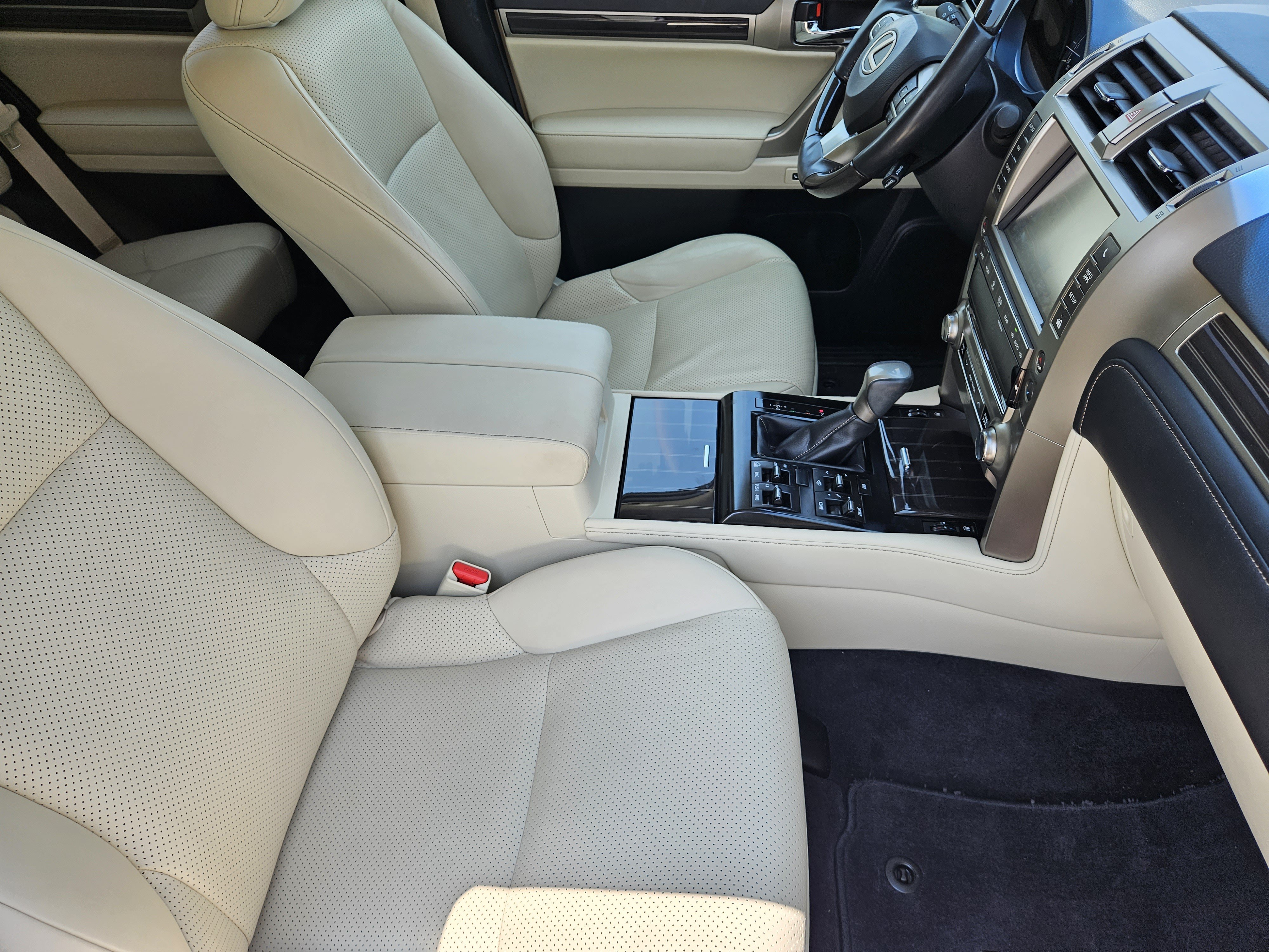 Used 2020 Lexus GX 460 Luxury w/ Accessory Package AWD/4WD image 15