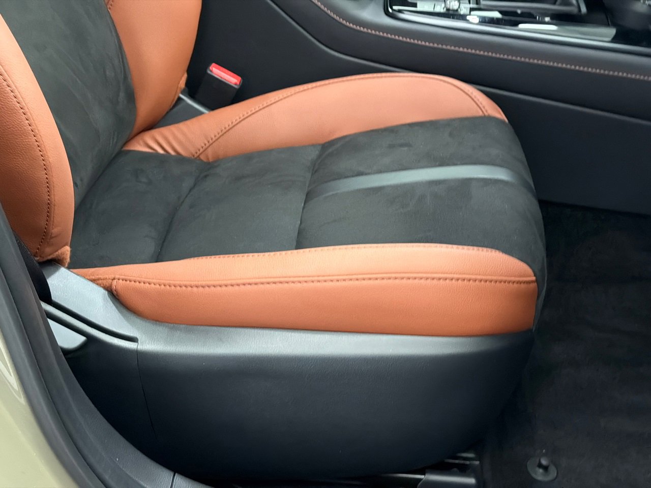 Certified 2025 MAZDA CX-30 Carbon image 12