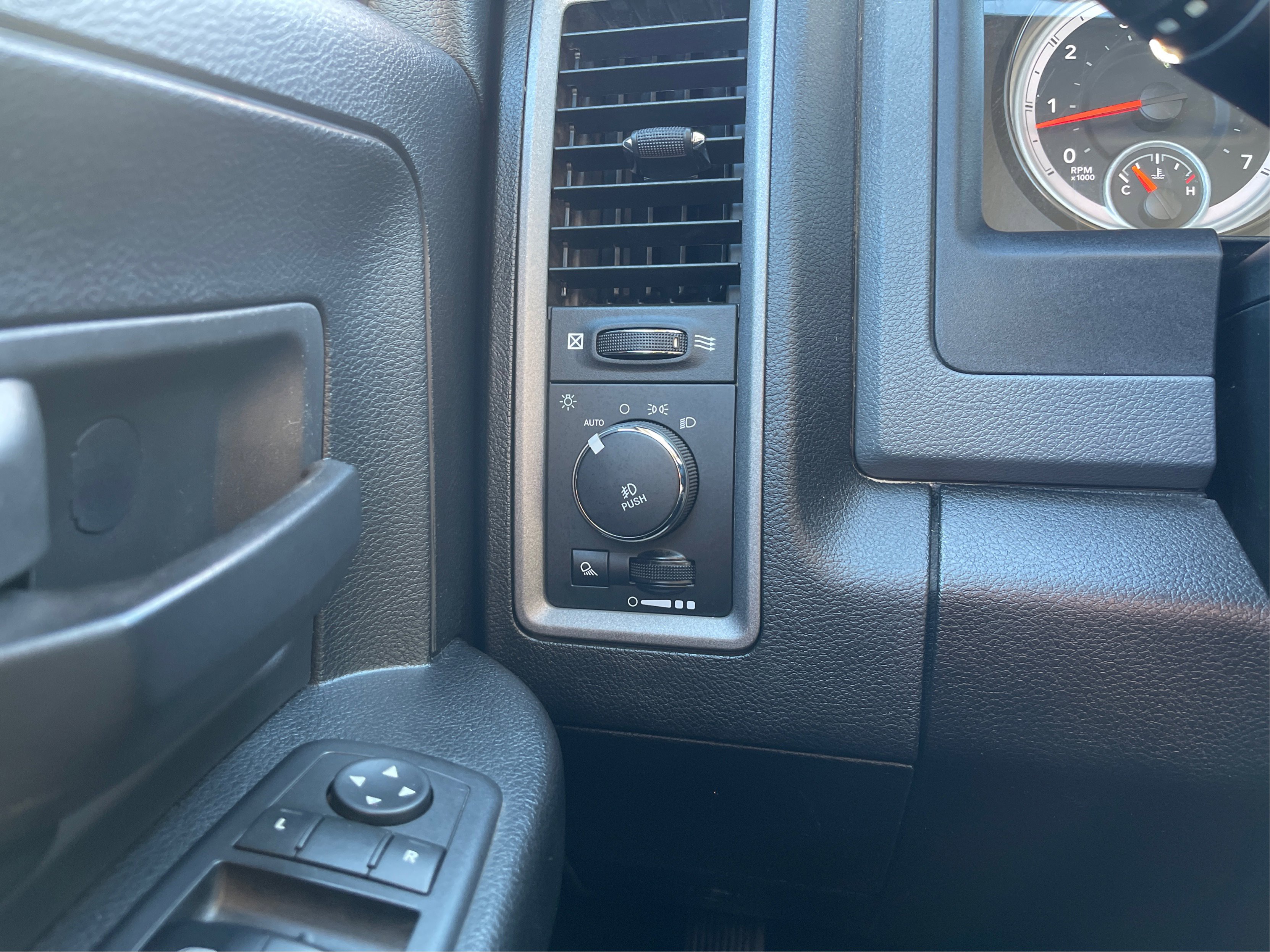 Used 2019 RAM 1500 ST w/ SXT Plus Group image 15