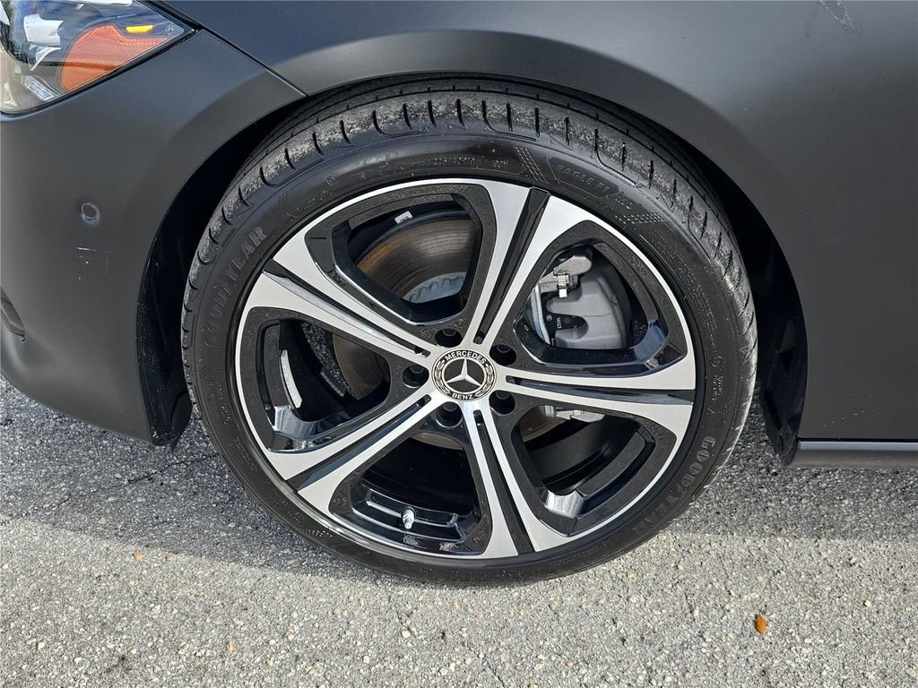 Used 2024 Mercedes-Benz C 300 Sedan image 8