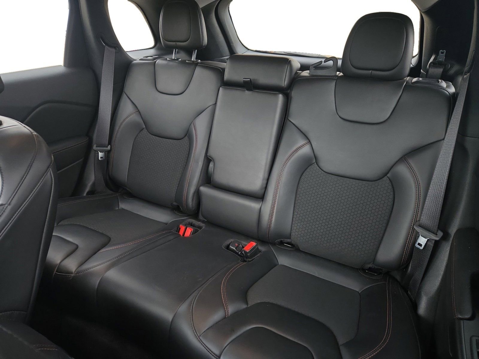 Used 2020 Jeep Cherokee Trailhawk w/ Comfort/Convenience Group image 13