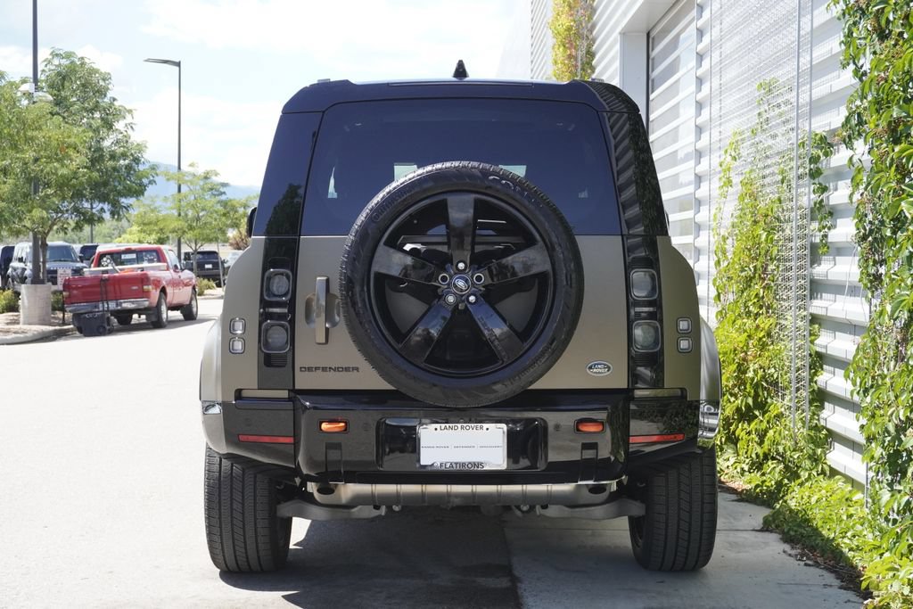 Used 2023 Land Rover Defender 90 X AWD/4WD image 6