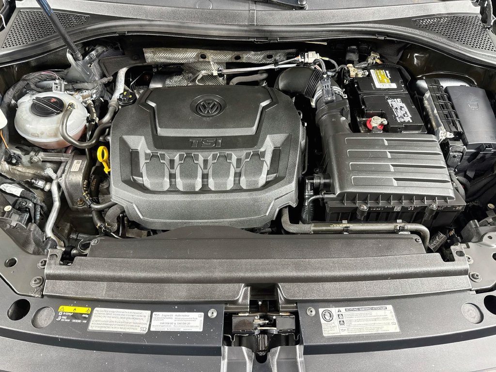 Used 2018 Volkswagen Tiguan SE AWD/4WD image 35