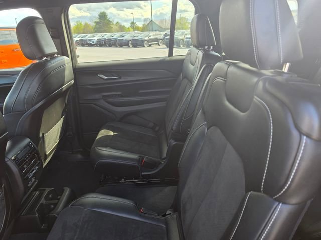 Used 2023 Jeep Grand Cherokee L Laredo AWD/4WD image 11