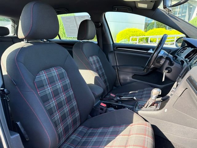 Used 2017 Volkswagen Golf 4-Door FWD image 18