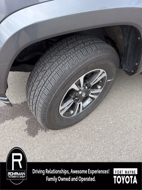Used 2017 Toyota Tacoma TRD Sport w/ Tow Package (A/T) AWD/4WD image 3
