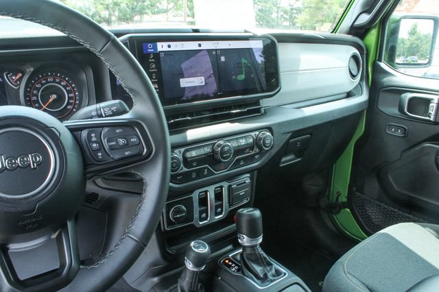 Used 2025 Jeep Wrangler Sport AWD/4WD image 16