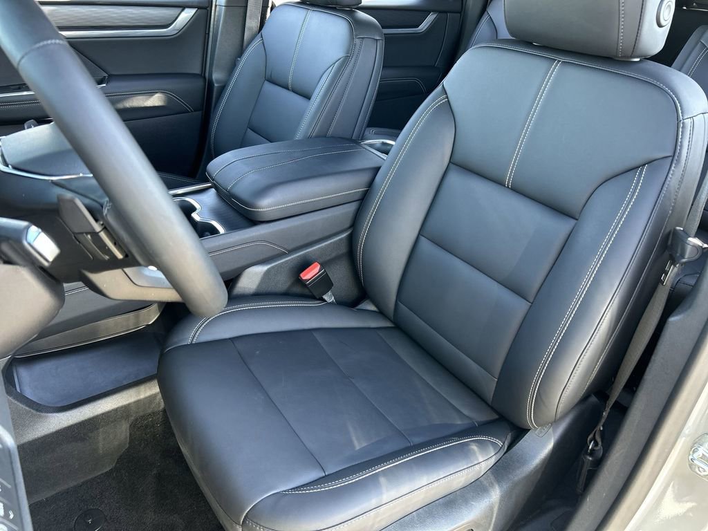 Used 2024 GMC Acadia Elevation FWD image 19