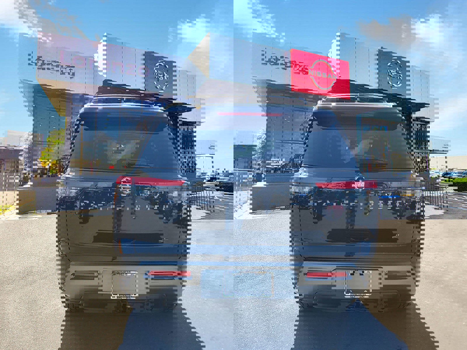 New 2026 Nissan Pathfinder SL image 5