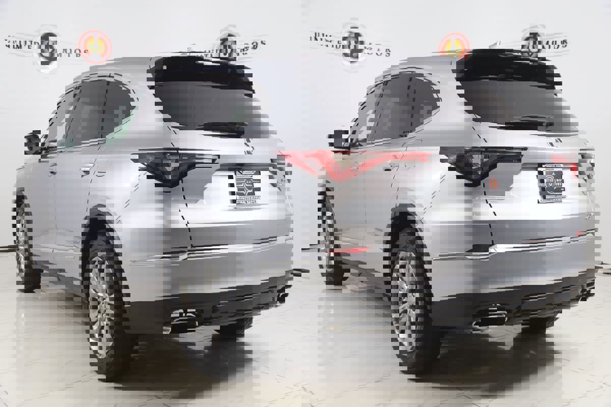 Used 2023 Acura MDX SH-AWD image 4