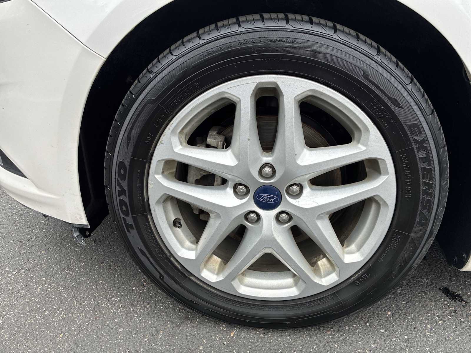 Used 2015 Ford Fusion SE w/ Equipment Group 202A FWD image 18