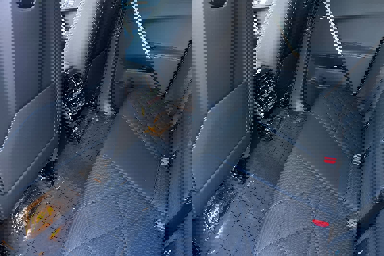 Certified 2025 BMW iX xDrive50 w/ Premium Package image 4