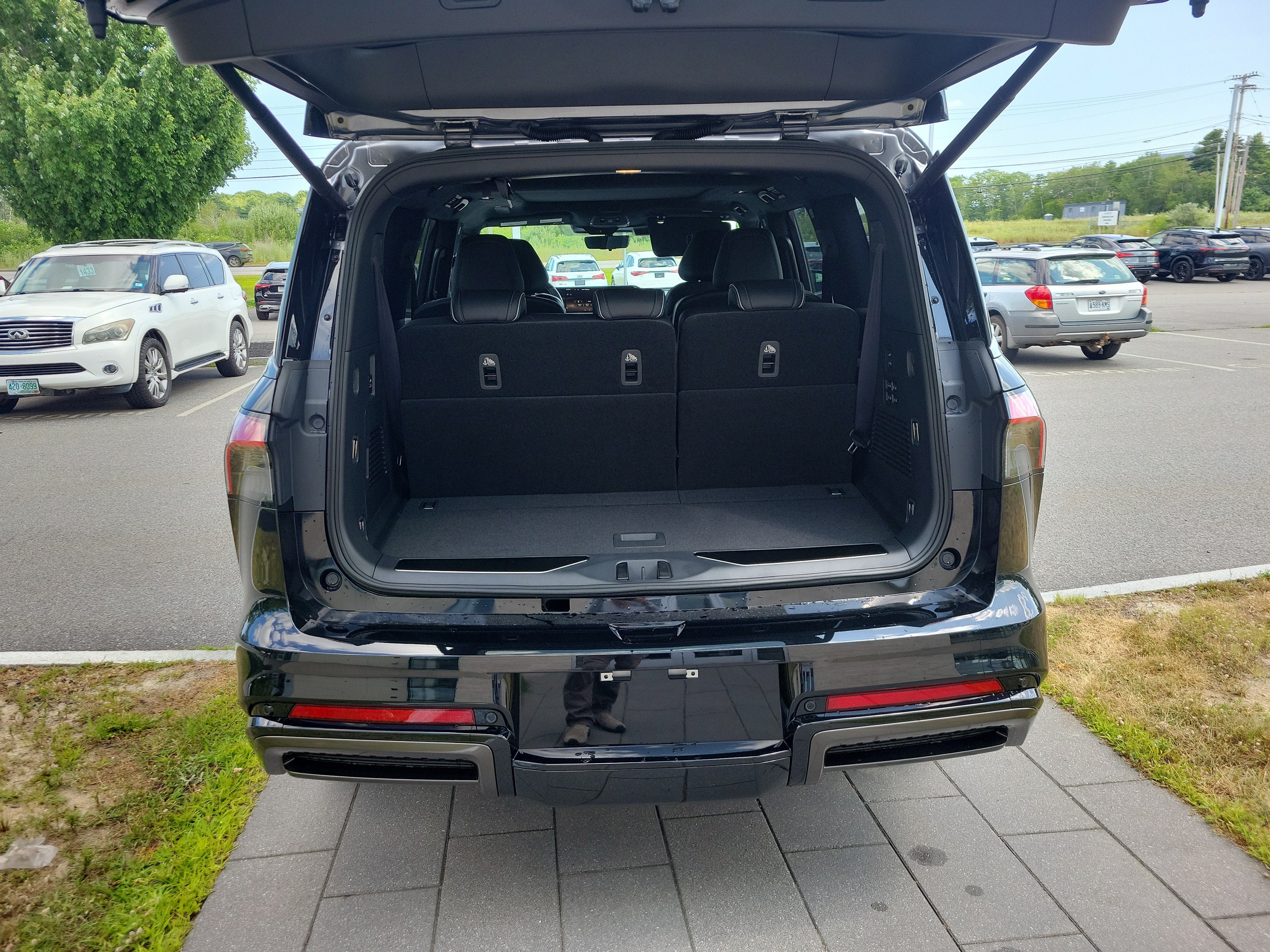 New 2027 INFINITI QX80 Autograph AWD/4WD image 16
