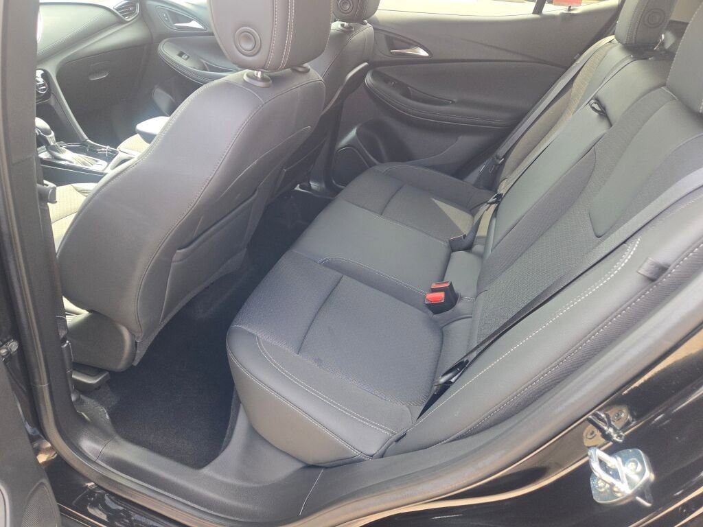 Used 2023 Buick Encore GX Select w/ Sport Touring Package image 18