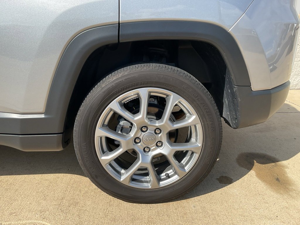 Used 2022 Jeep Compass Latitude image 6