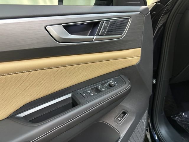 New 2025 Volkswagen Atlas Cross Sport SE image 12