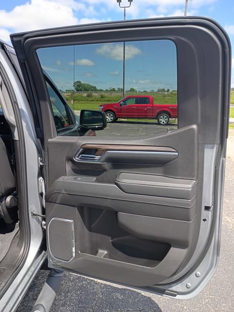 Used 2024 Chevrolet Silverado 1500 RST AWD/4WD image 25