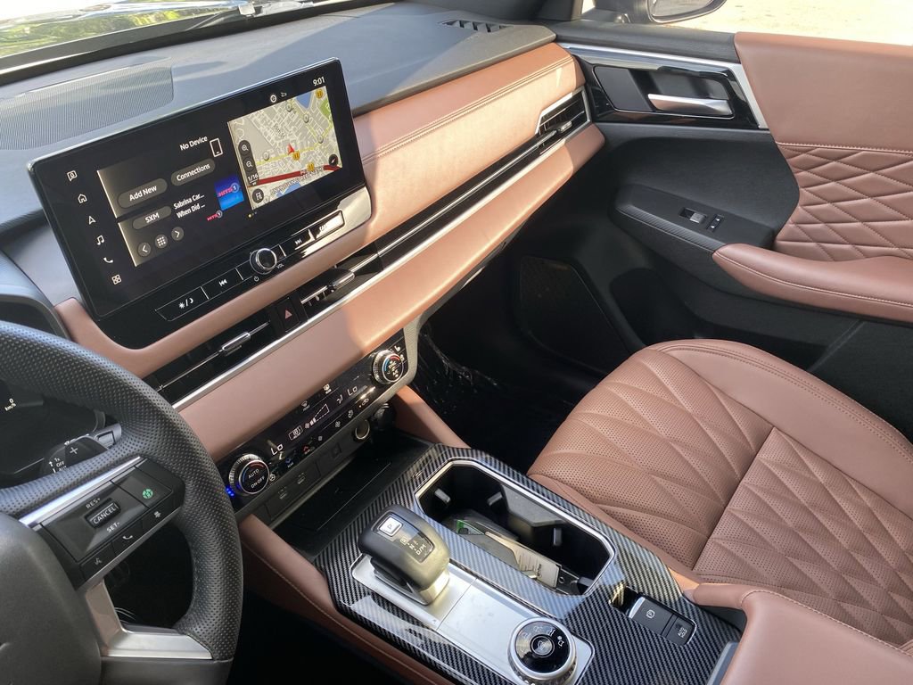 Used 2025 Mitsubishi Outlander SEL FWD image 8