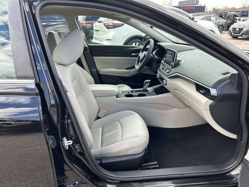 Used 2019 Nissan Altima 2.5 S AWD/4WD image 17