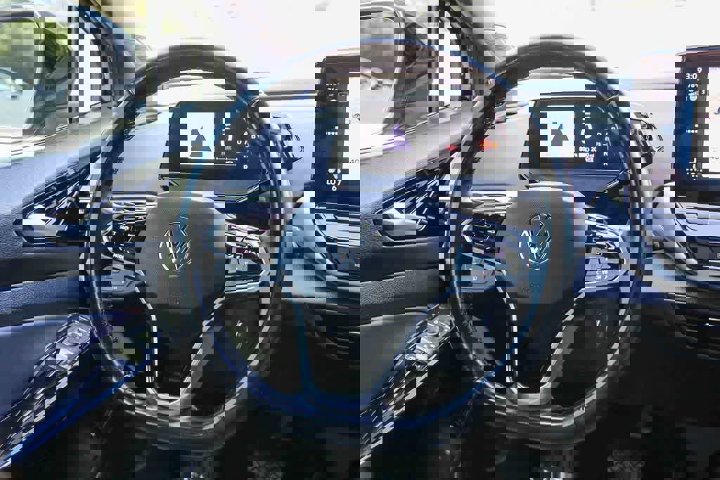 Used 2022 Volkswagen ID.4 Pro S image 16