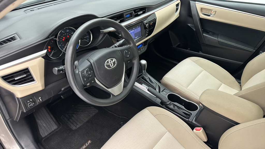 Used 2016 Toyota Corolla LE FWD image 11