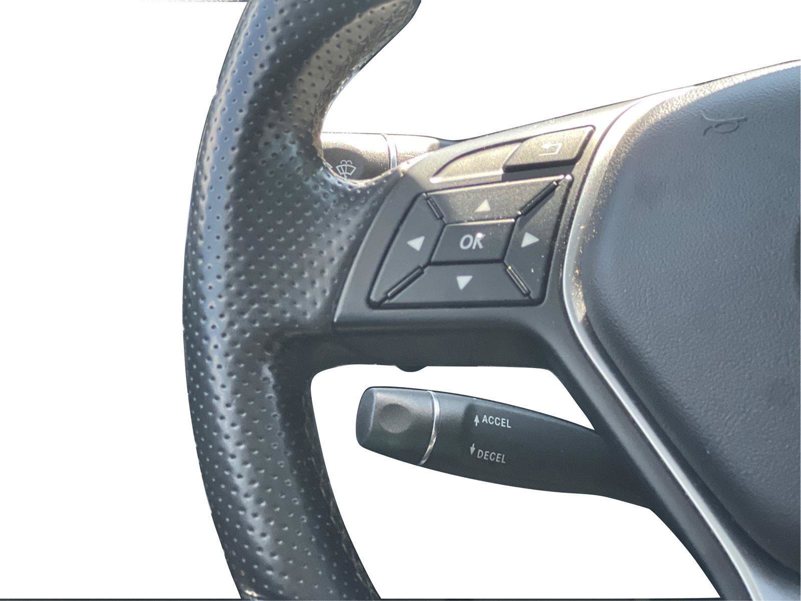 Used 2015 Mercedes-Benz GLK 350 4MATIC image 17