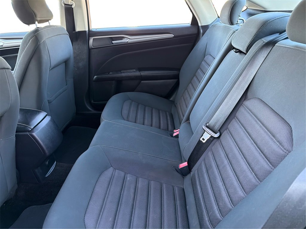 Used 2018 Ford Fusion SE image 11