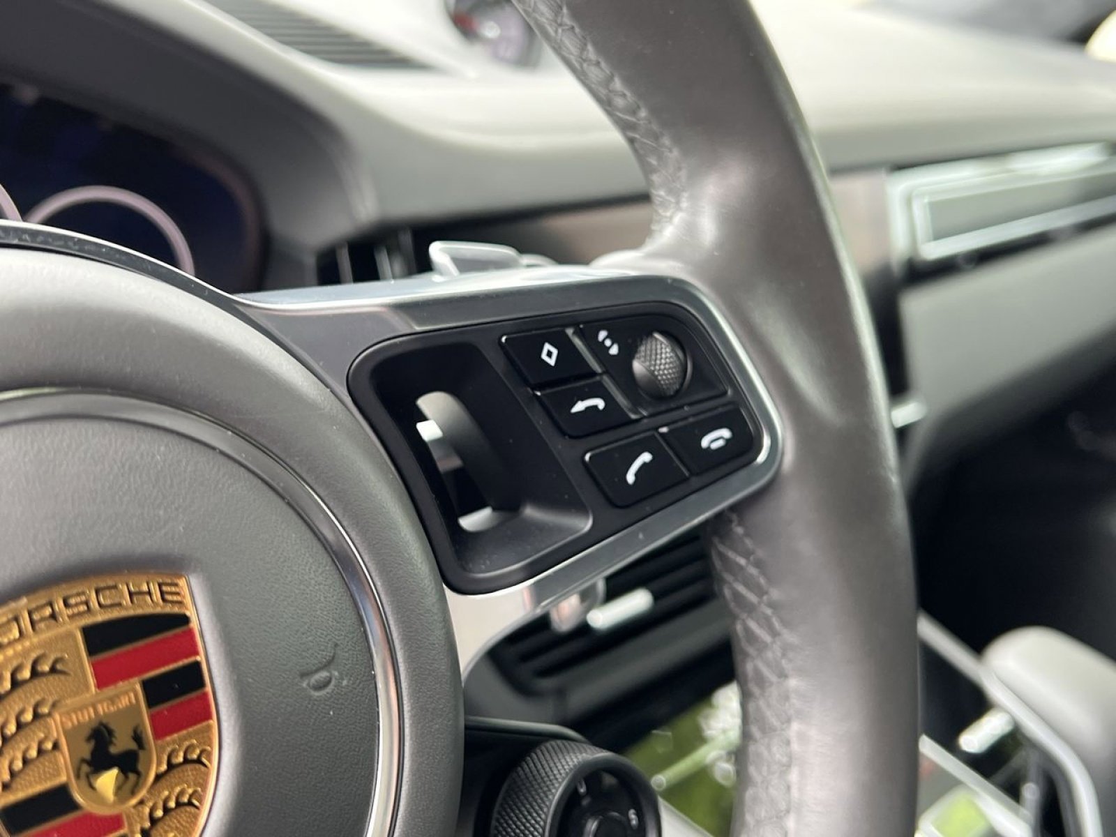 Used 2021 Porsche Cayenne GTS AWD/4WD image 37