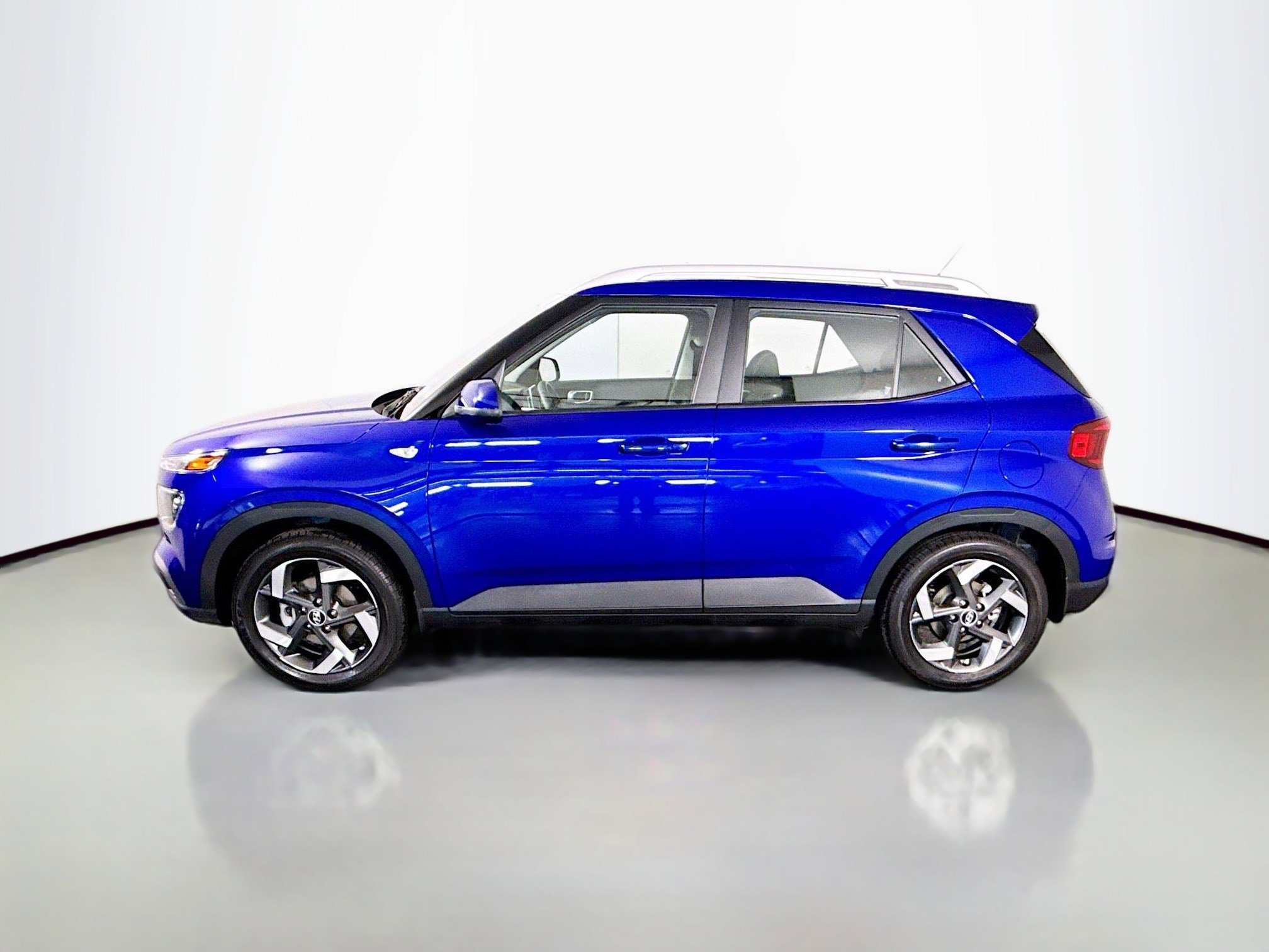 Used 2026 Hyundai Venue SEL image 6