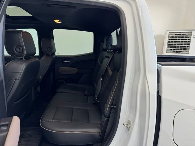 Used 2023 GMC Canyon Denali image 19