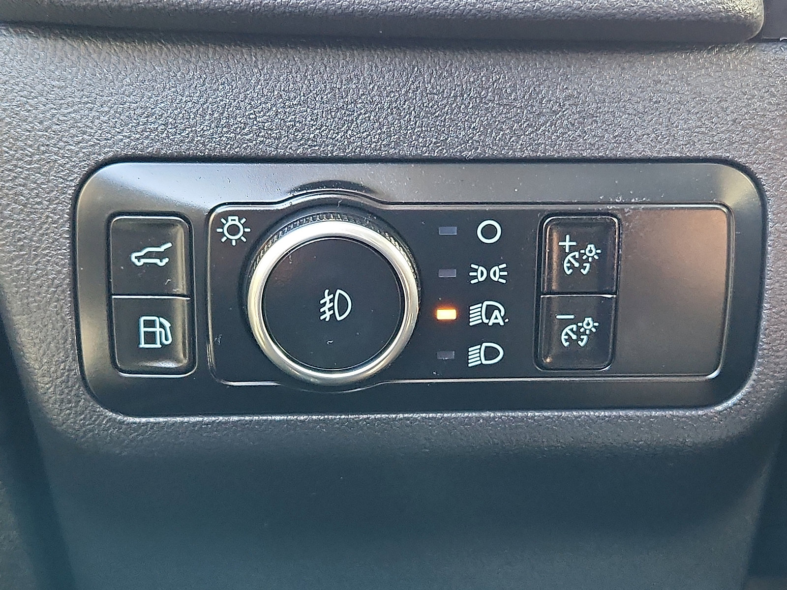 Used 2025 Ford Escape SE image 23