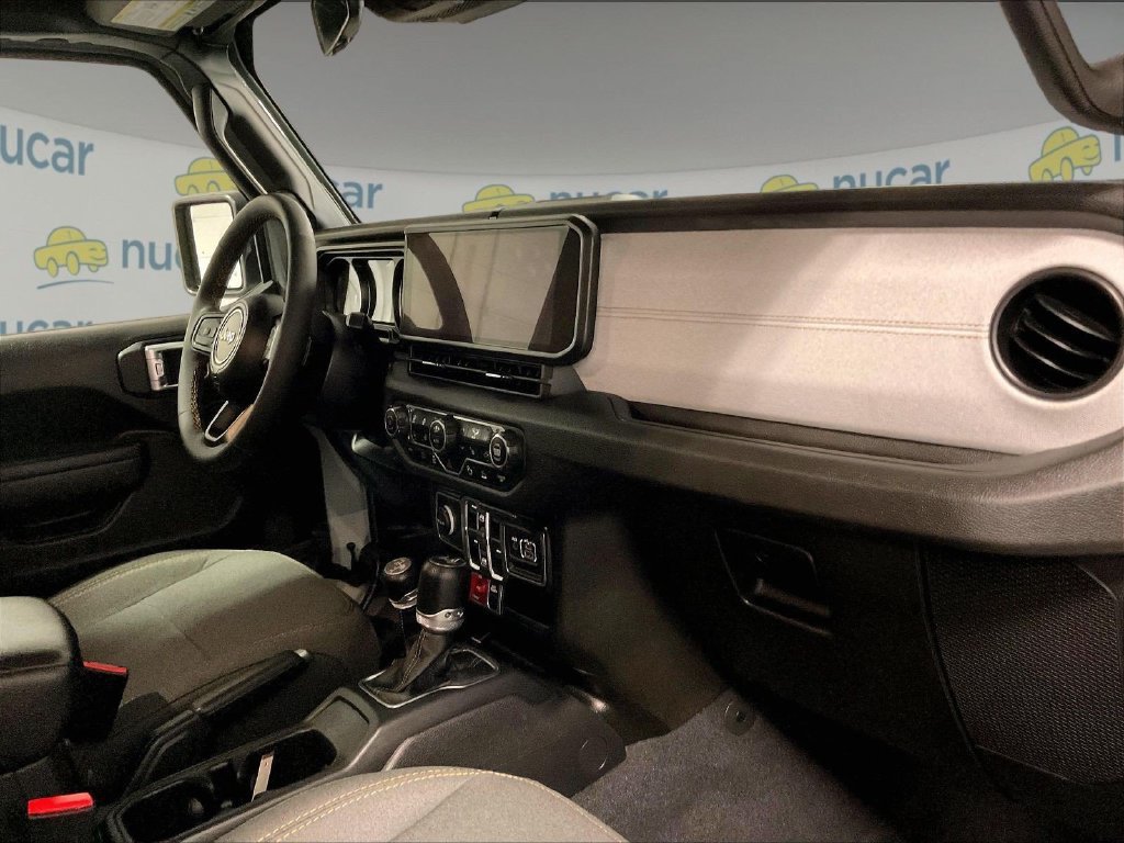 Used 2024 Jeep Wrangler Unlimited AWD/4WD image 14