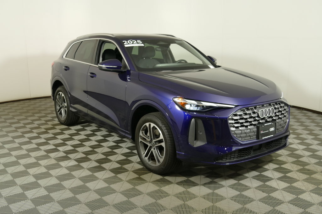 Certified 2025 Audi Q5 Premium w/ Convenience Package AWD/4WD image 1