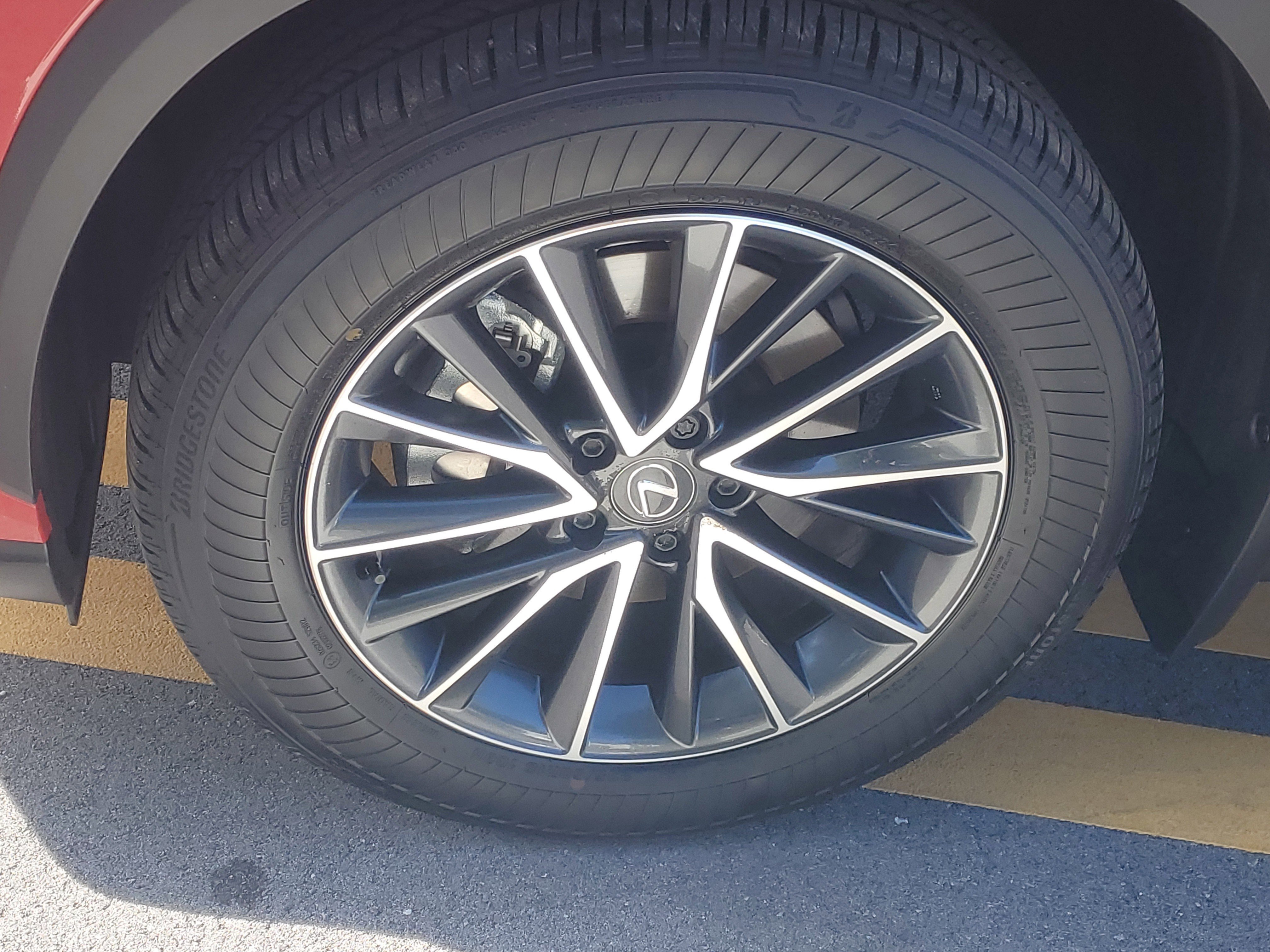 Certified 2025 Lexus NX 250 FWD image 4