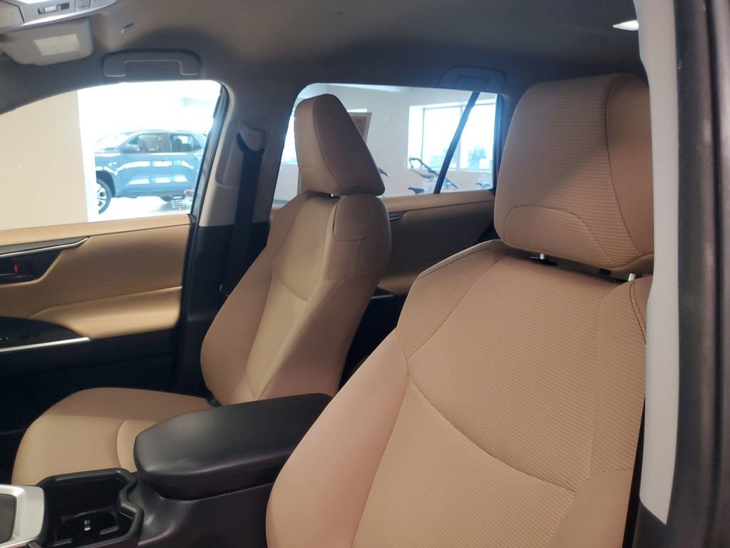 Certified 2023 Toyota RAV4 LE image 16