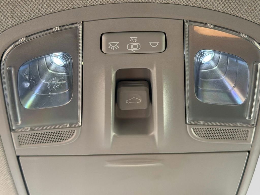 Used 2022 Hyundai Ioniq Limited FWD image 32