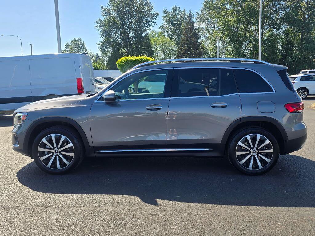 Used 2023 Mercedes-Benz GLB 250 image 3
