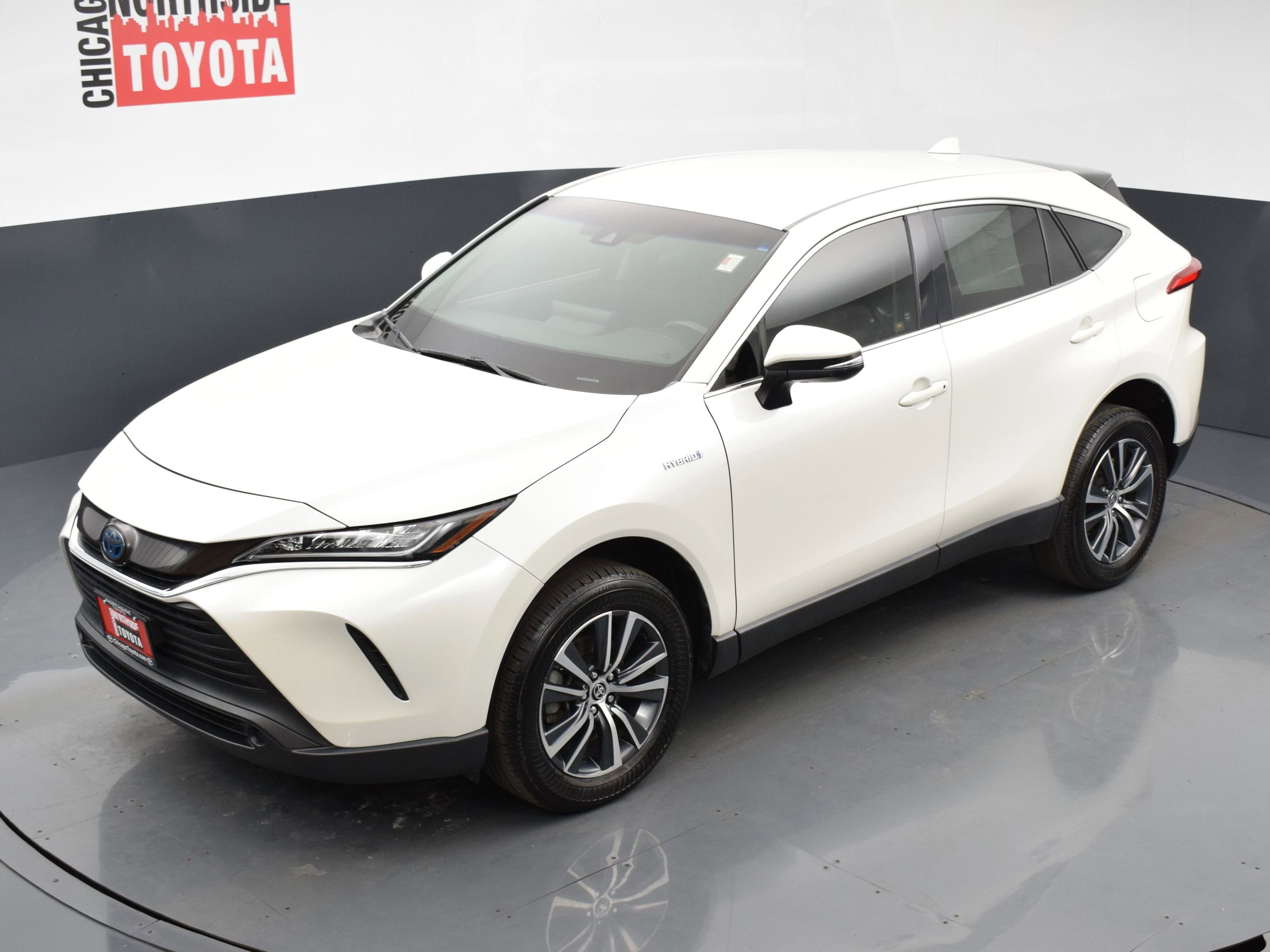 Used 2021 Toyota Venza LE image 25