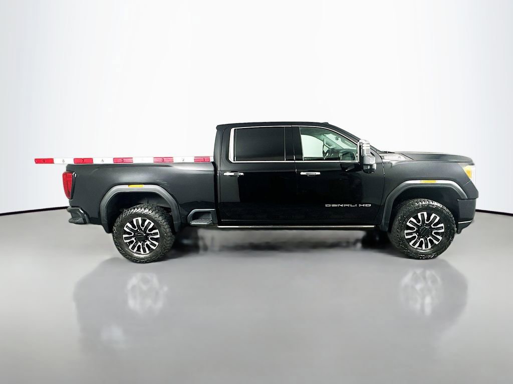 Used 2022 GMC Sierra 2500 Denali w/ Denali Black Diamond Edition image 8
