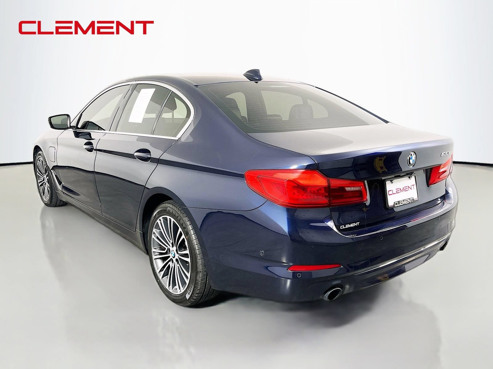 Used 2020 BMW 530e xDrive w/ Premium Package AWD/4WD image 9