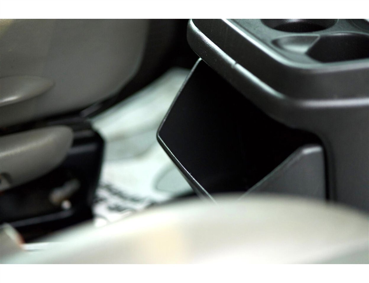 Used 2019 Chevrolet Express 2500 w/ Driver Convenience Package image 35