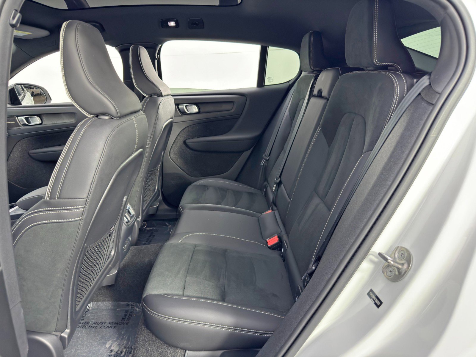 Used 2023 Volvo C40 P8 Recharge Ultimate w/ Protection Package Premier image 38