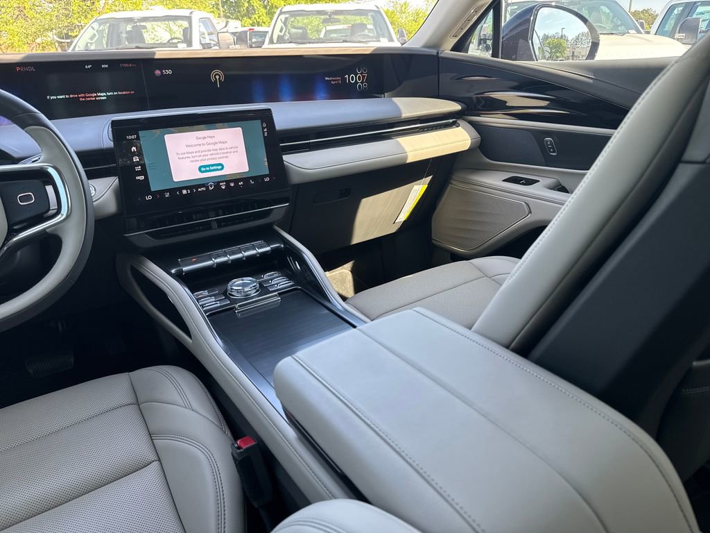 Used 2025 Lincoln Nautilus Premier AWD/4WD image 30