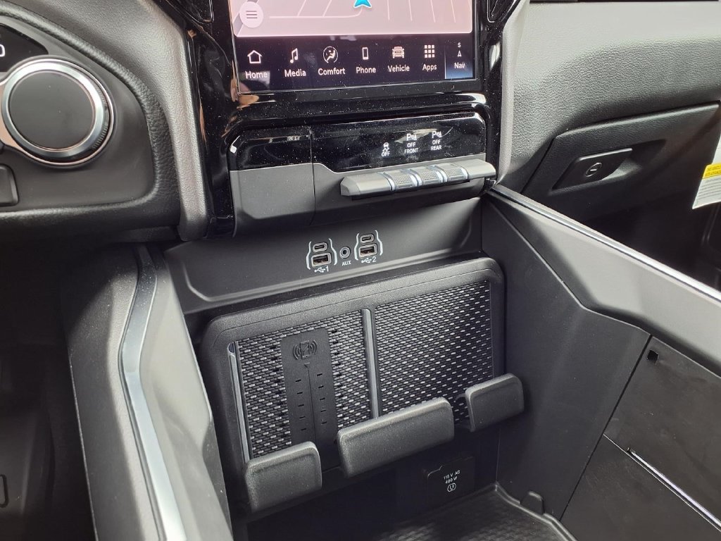 New 2026 RAM 1500 Big Horn AWD/4WD image 9