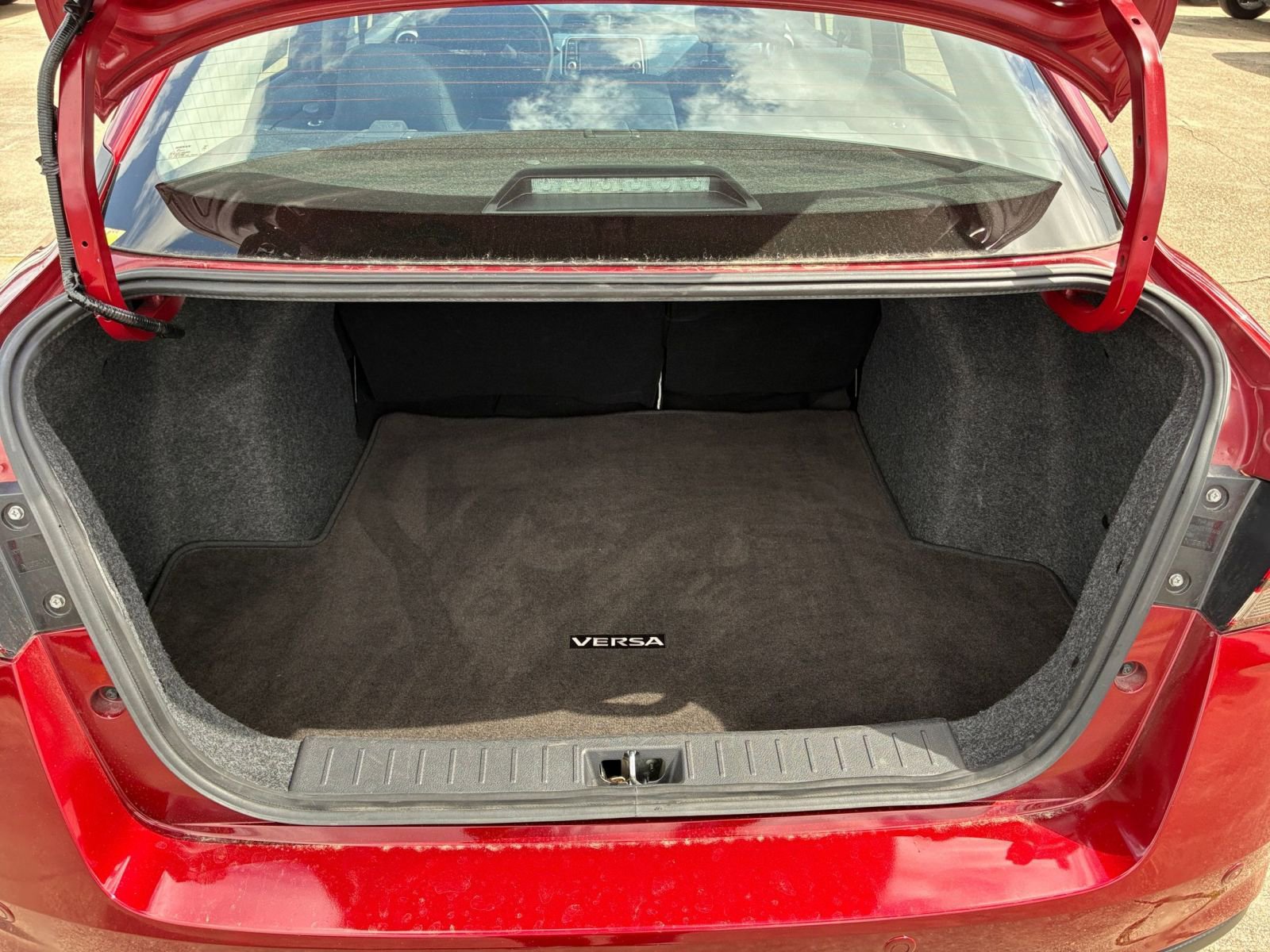 Used 2025 Nissan Versa SV image 24