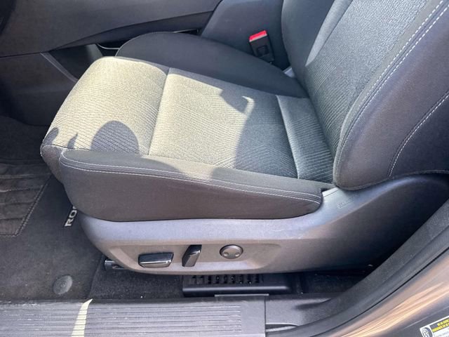 Used 2024 Nissan Rogue SV FWD image 23