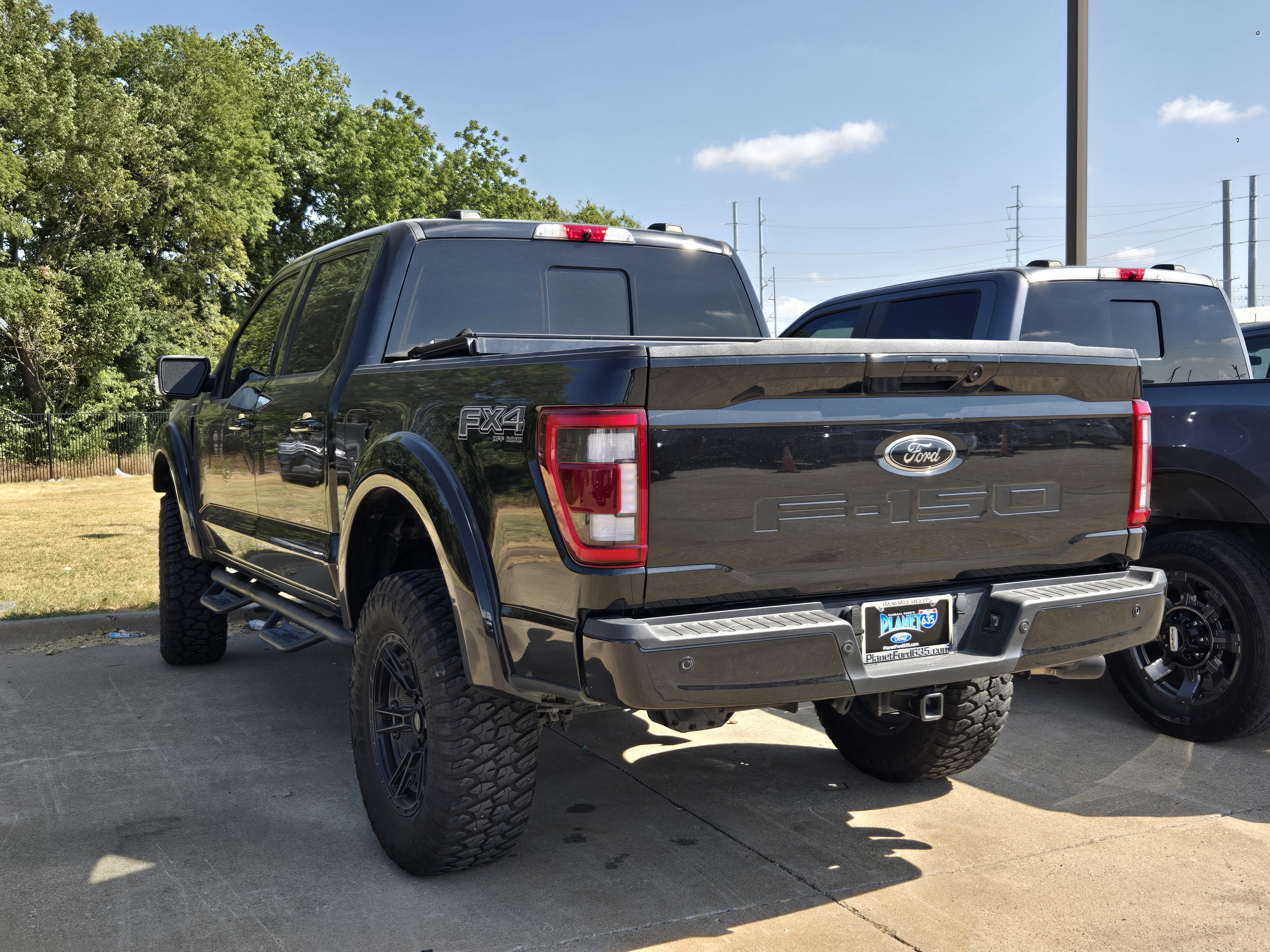 Used 2022 Ford F150 Lariat w/ Equipment Group 502A High AWD/4WD image 4