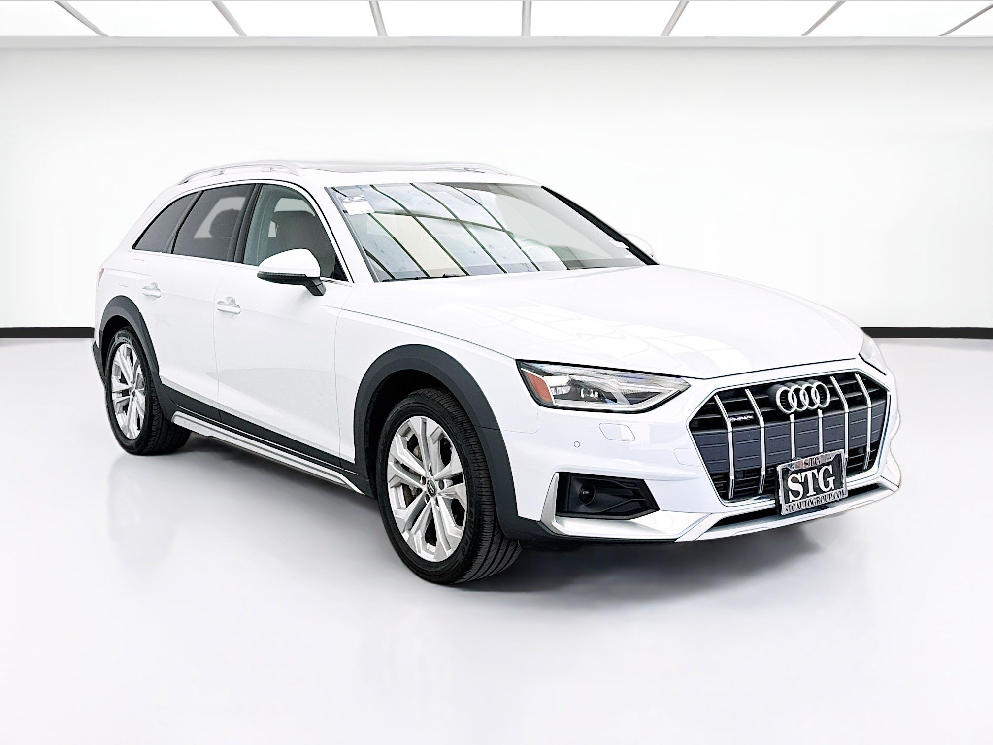 Used 2021 Audi A4 2.0T allroad Premium w/ Convenience Package AWD/4WD image 3