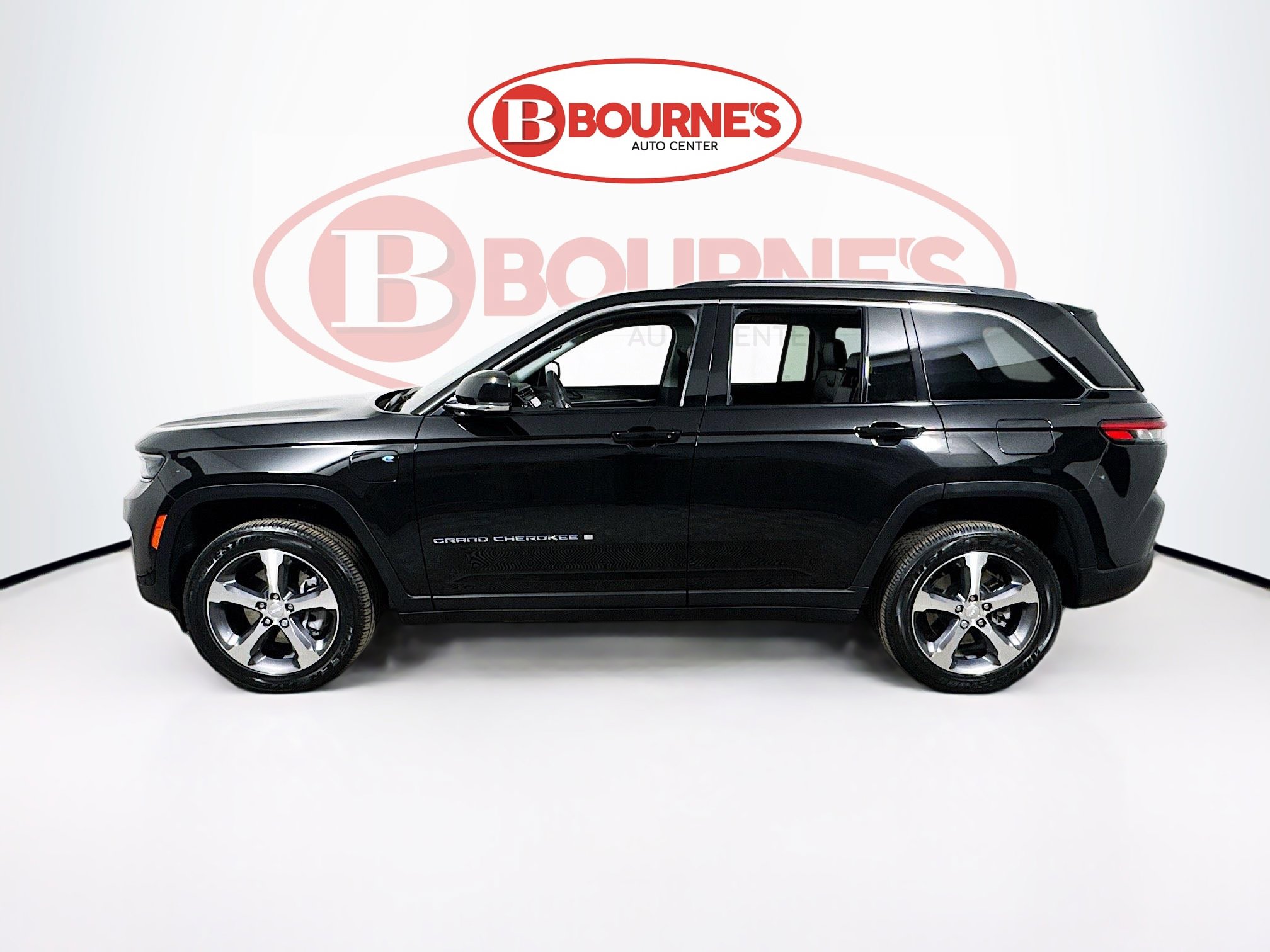 Used 2023 Jeep Grand Cherokee 4WD 4xe image 9